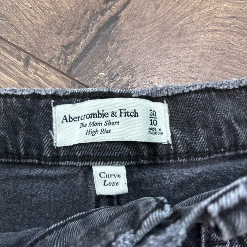 Abercrombie & Fitch Women’s  Short  size 30 - Picture 4 of 8